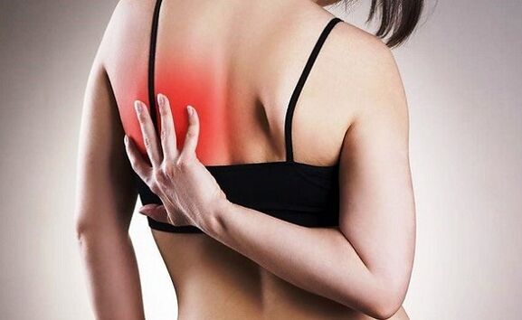 skausmas po kairiuoju pečių ašmeniu iš nugaros